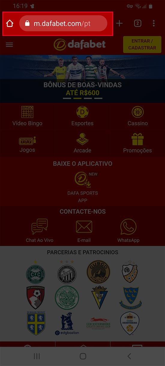 Vá para o sítio web da casa de apostas Dafabet a partir do seu telemóvel no Brasil Passo 1